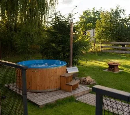 Campsite Glamping Mini-domek Na Paloucku Chynava